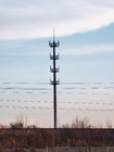 Torre de antena de un solo tubo de comunicación con área de piso pequeña